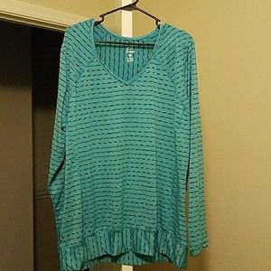 NWT Women's IKONIK 2X long sleeve workout shirt